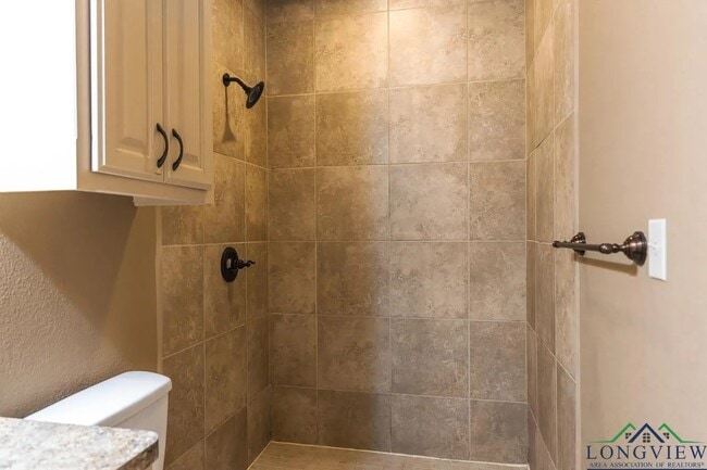 Building Photo - 257 Twin Creeks Dr