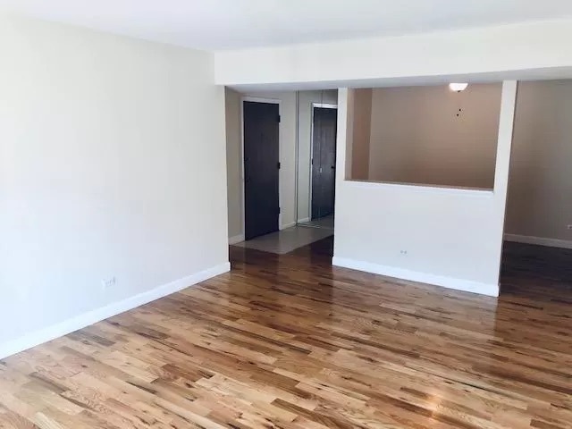 Foto del edificio - 5641 W 103rd St