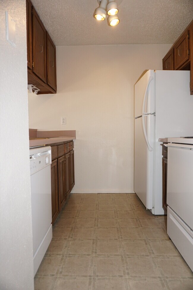 Foto del edificio - Spacious 2 Bedroom Condo