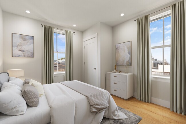 Building Photo - 447 W 4th St