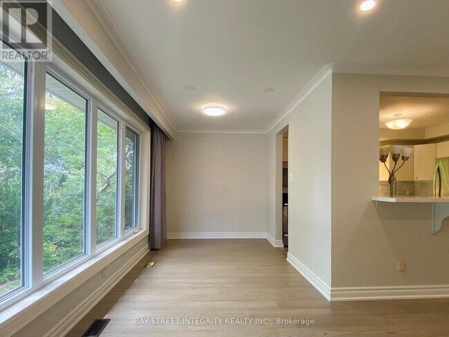 Building Photo - 207 Maple Ave