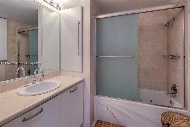 Foto del edificio - 6515 Collins Ave