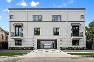 Building Photo - 3939 Hawthorne Ave