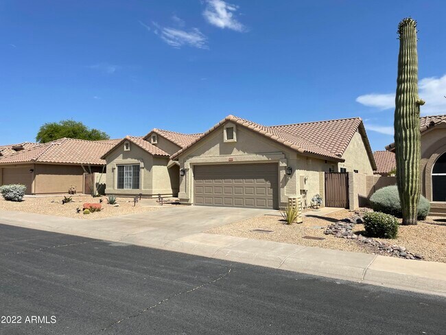 Building Photo - 4621 E Fernwood Ct