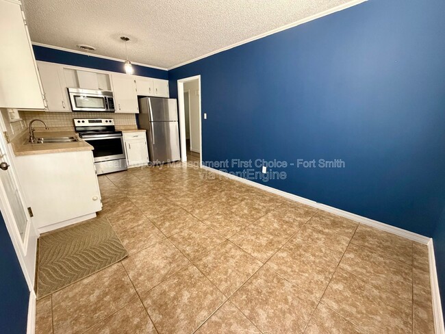 Building Photo - 3 Cowden Ct