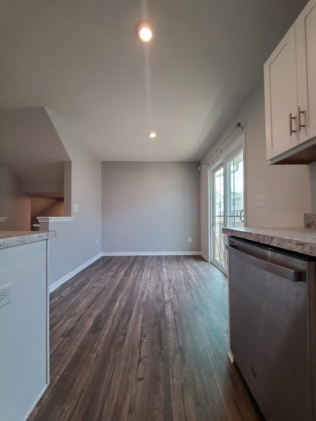 Building Photo - 116 Manilla Cir