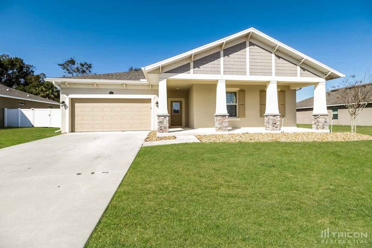 37105 Scenic Bluff Drive Grand Island FL House Rental in Grand Island