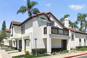 Building Photo - 18 Glen Cove