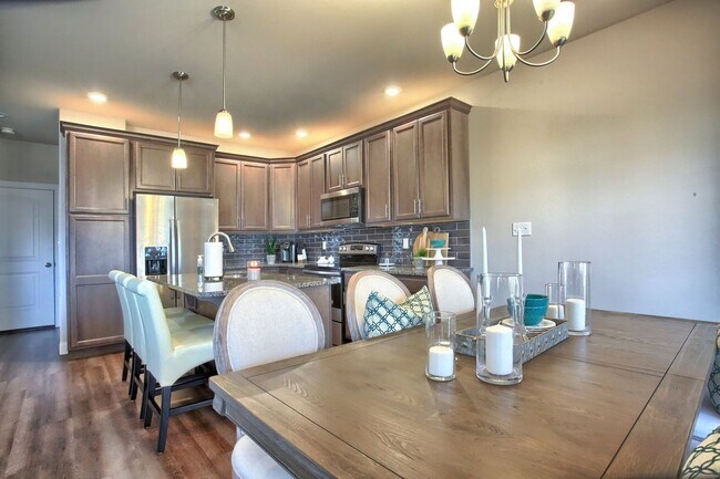 Foto del edificio - 3/BR luxury carriage home for rent FULLY FURNISHED