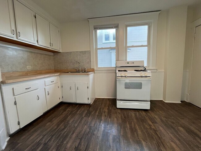 Foto del edificio - 3 Bedroom Eastown Home!