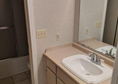 Building Photo - 417 Chartrand Ave