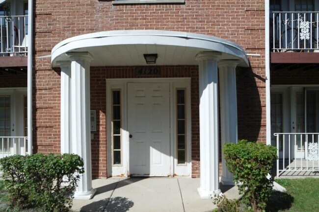 Building Photo - 4120 Williamsburg Ct