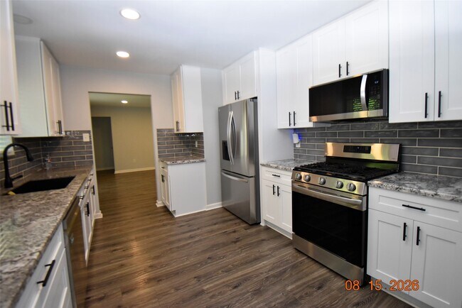 Foto del edificio - 15711 Blackhawk Blvd