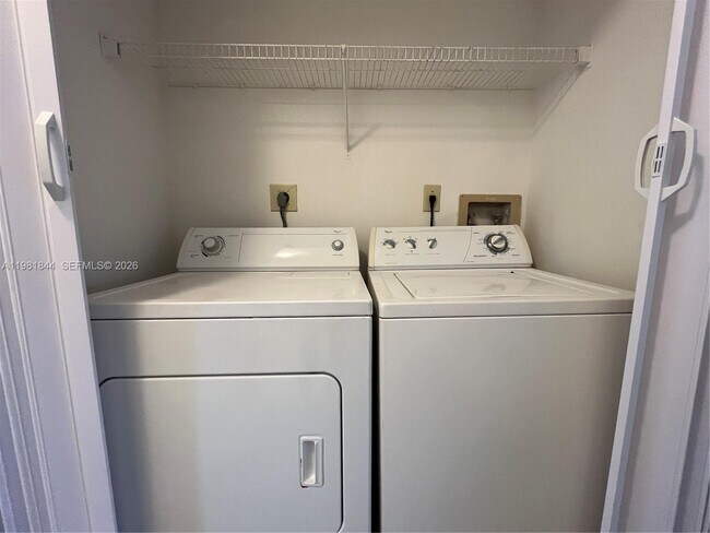 Foto del edificio - 2662 NW 33rd St