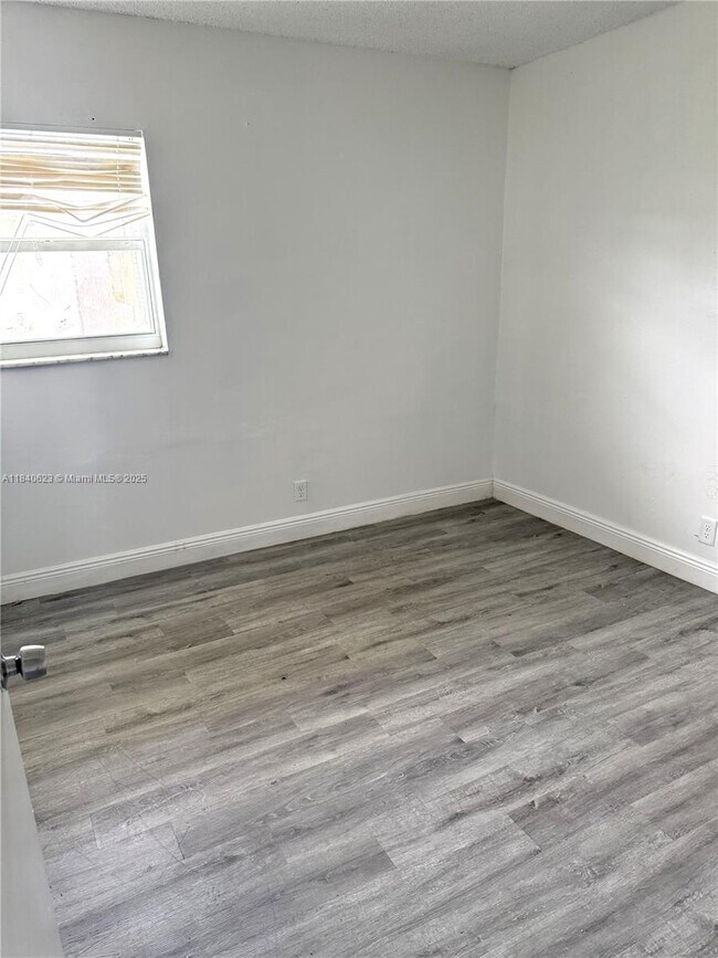 Foto del edificio - 5402 NW 24th Ct