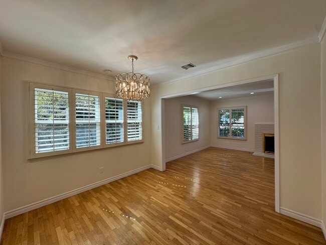 Building Photo - 18240 Rayen St