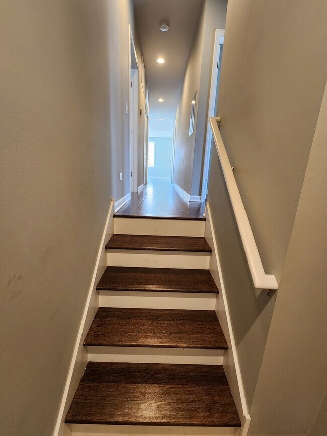 2612 S Halsted St Unit 3, Chicago, IL 60608 Condo for Rent in Chicago