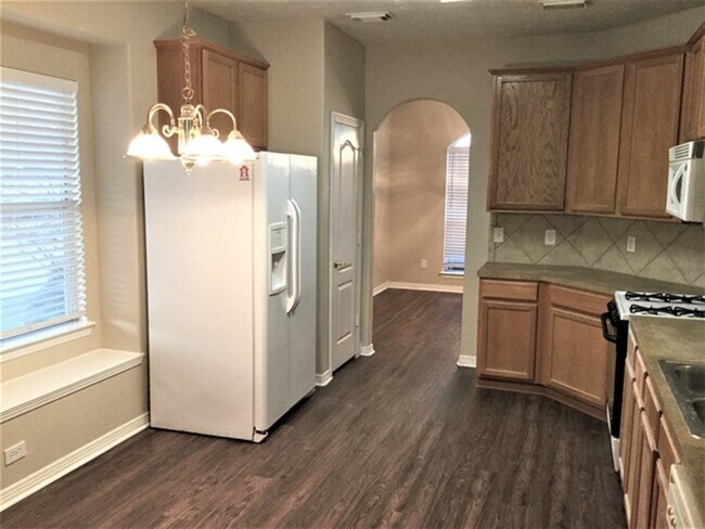 Building Photo - 2213 Perkins Crossing Dr