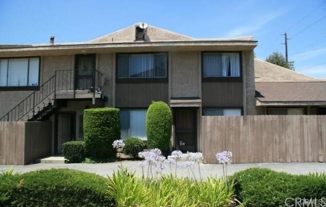 Primary Photo - 5335 N Barranca Ave
