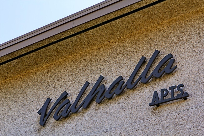 Building Photo - Glacier Vista