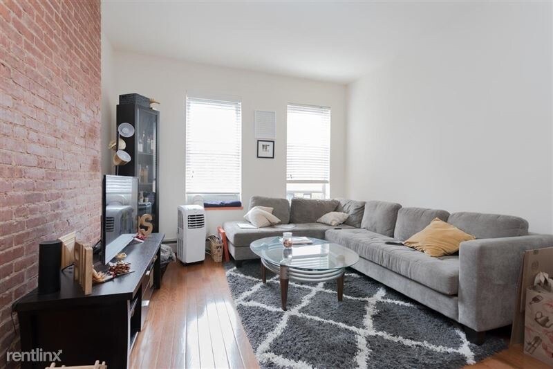 Foto principal - 927 Willow Ave