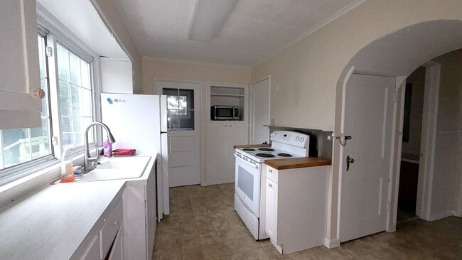 Building Photo - Charming Home in the Heart of OMP Wine Country