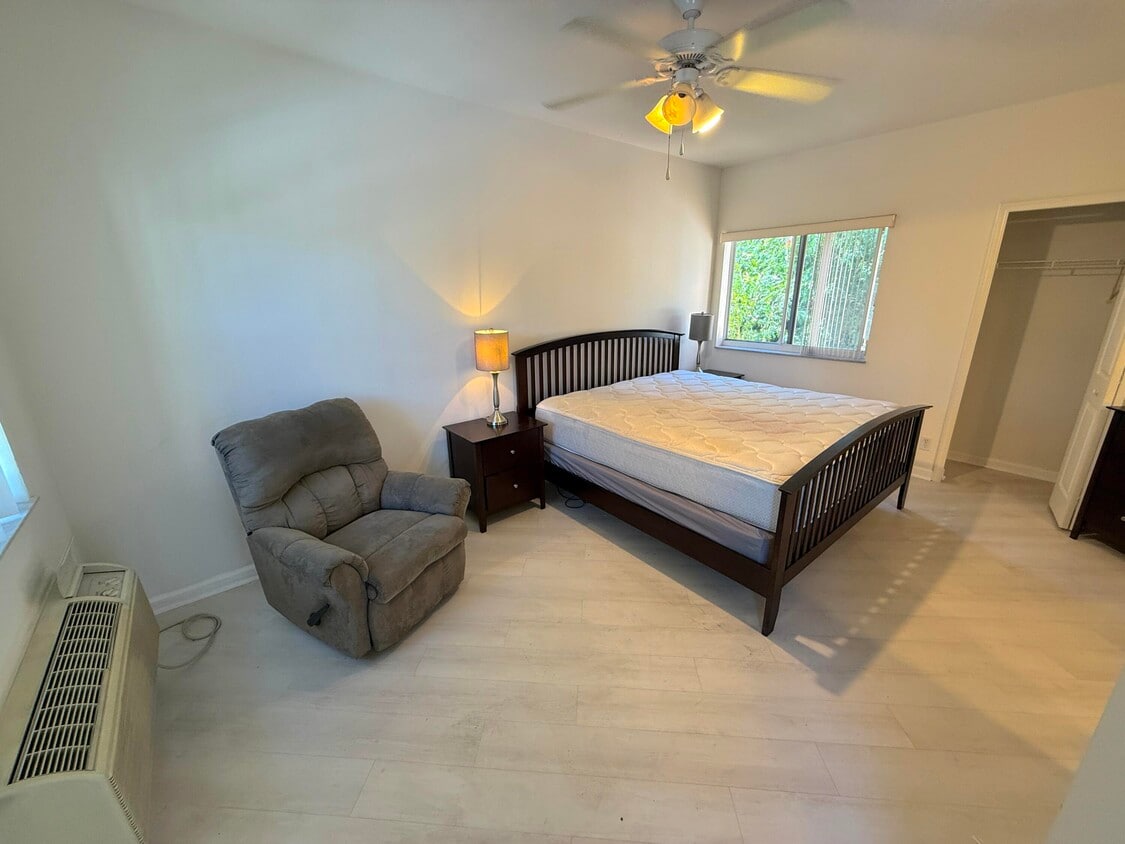 Primary Photo - 8938 Sandshot Ct