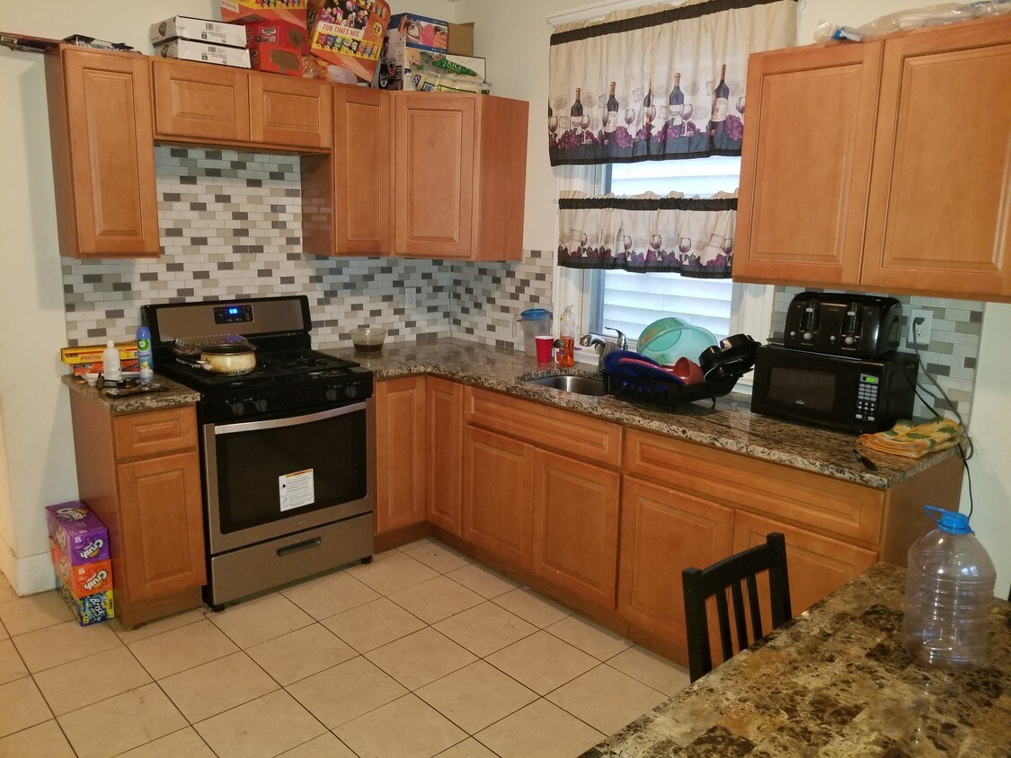 444 Seminary Ave, Rahway, NJ 07065 Apartments in Rahway, NJ