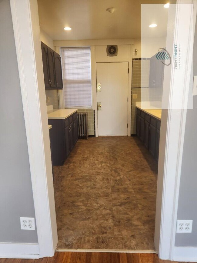 Foto del edificio - 3115 W Foster Ave