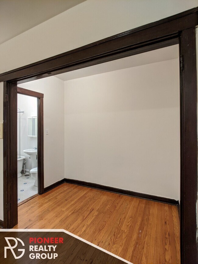 Foto del edificio - 822 W Waveland Ave