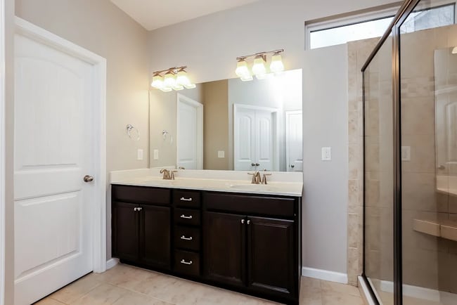 Foto del edificio - 4331 Silver Oaks Dr