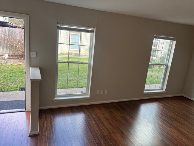 Foto del edificio - 1403 Blalock Rd