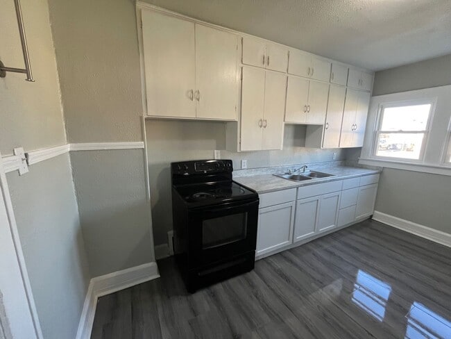 Foto del edificio - 2107/2105 central ave