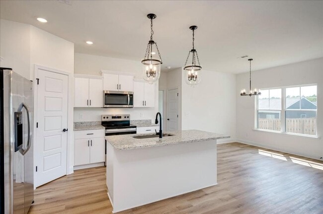 Building Photo - 814 Sweet Grass Cir