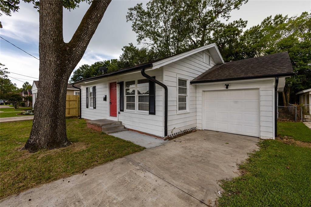 Primary Photo - 2705 W Lucas Dr
