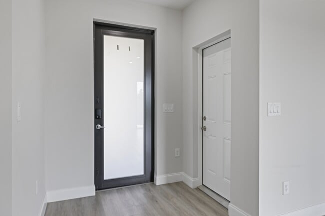 Foto del edificio - 679 Windermere Dr