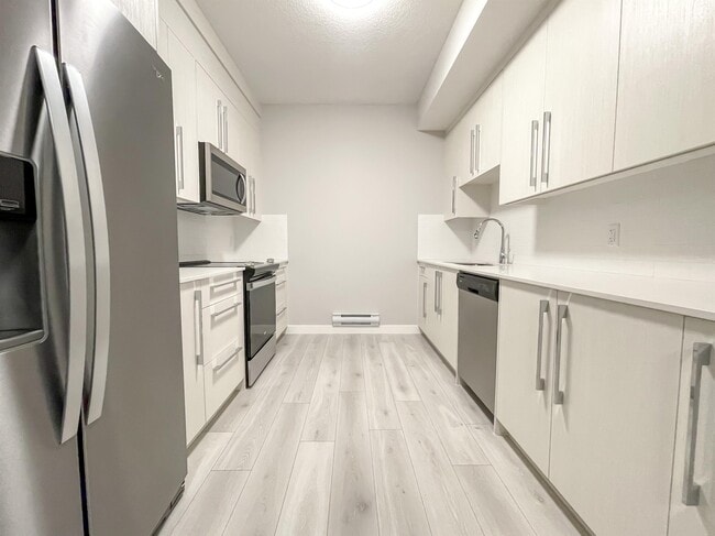 Building Photo - 33 Creekstone Dr SW