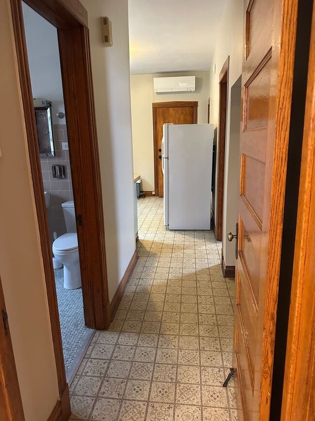 Building Photo - 2611 W Walton St