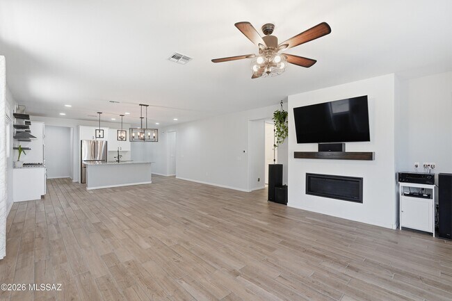 Foto del edificio - 4220 S Macy Cir