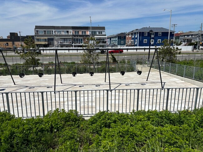 Building Photo - 130 Beach 98th St