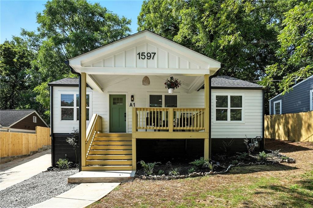 Primary Photo - 1597 Glenwood Ave SE