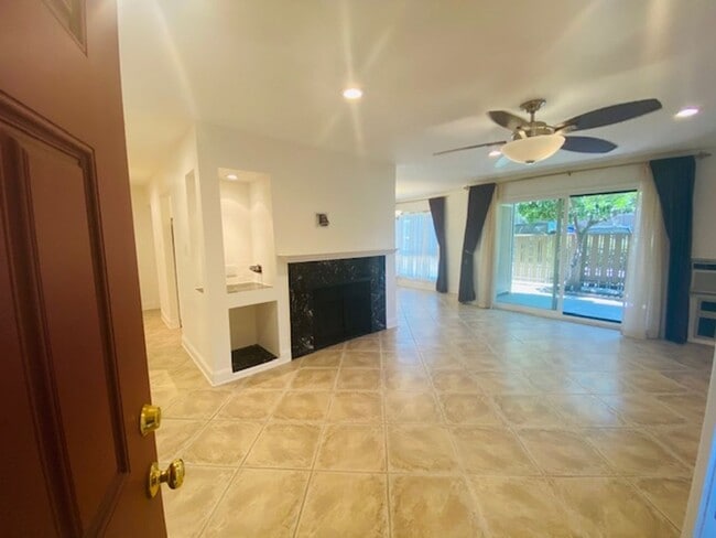 Building Photo - Charming 3BD/2BA Lower Unit Condo, The Vin...