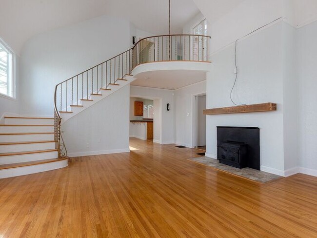 Foto del edificio - Updated 2 bedroom, 1.5 bath now available ...