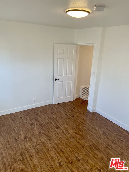 Foto del edificio - 3320 1/2 W 77th St