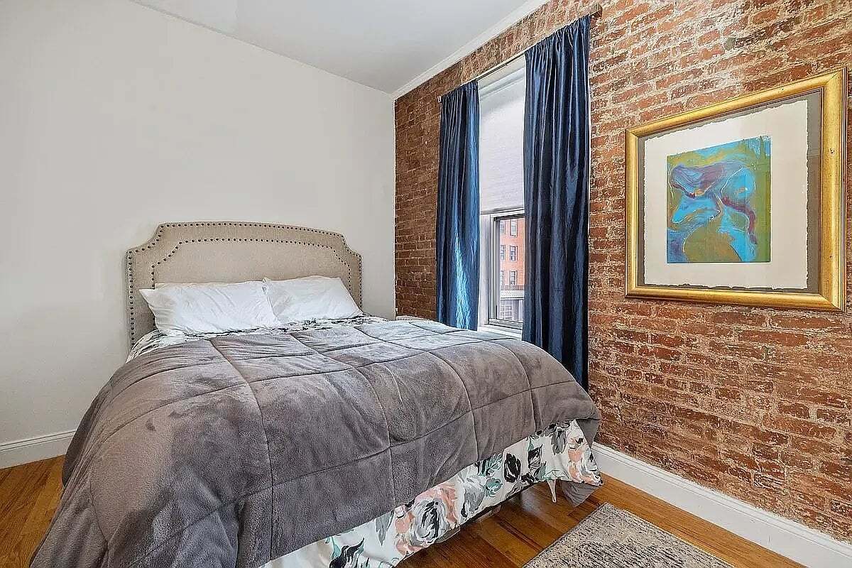 Foto del edificio - 240 Sullivan St