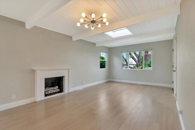 Foto del edificio - 2870 Hilltop Rd