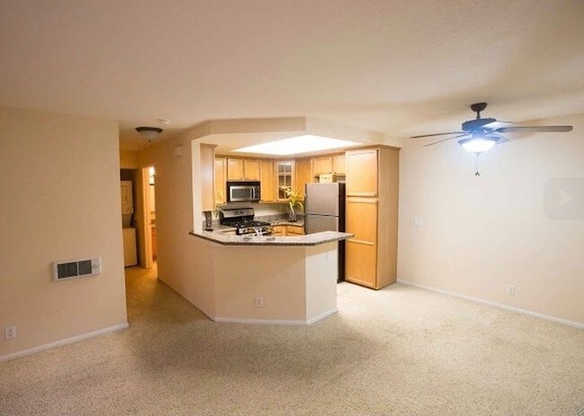 Foto del edificio - 12530 Carmel Creek Rd