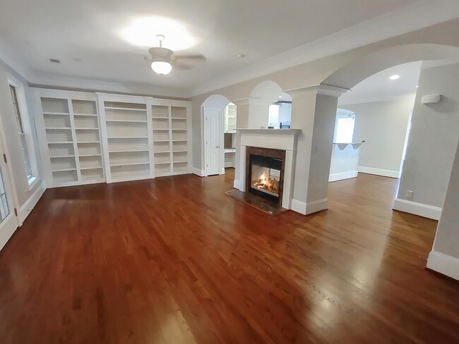 Building Photo - 2772 Durham Dr NE