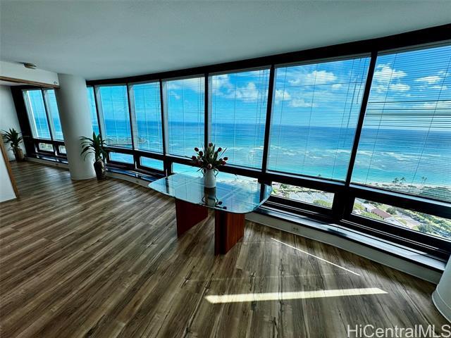 Foto del edificio - 1330 Ala Moana Blvd