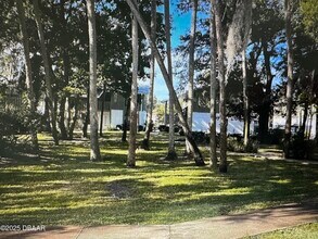 Building Photo - 840 Center Ave